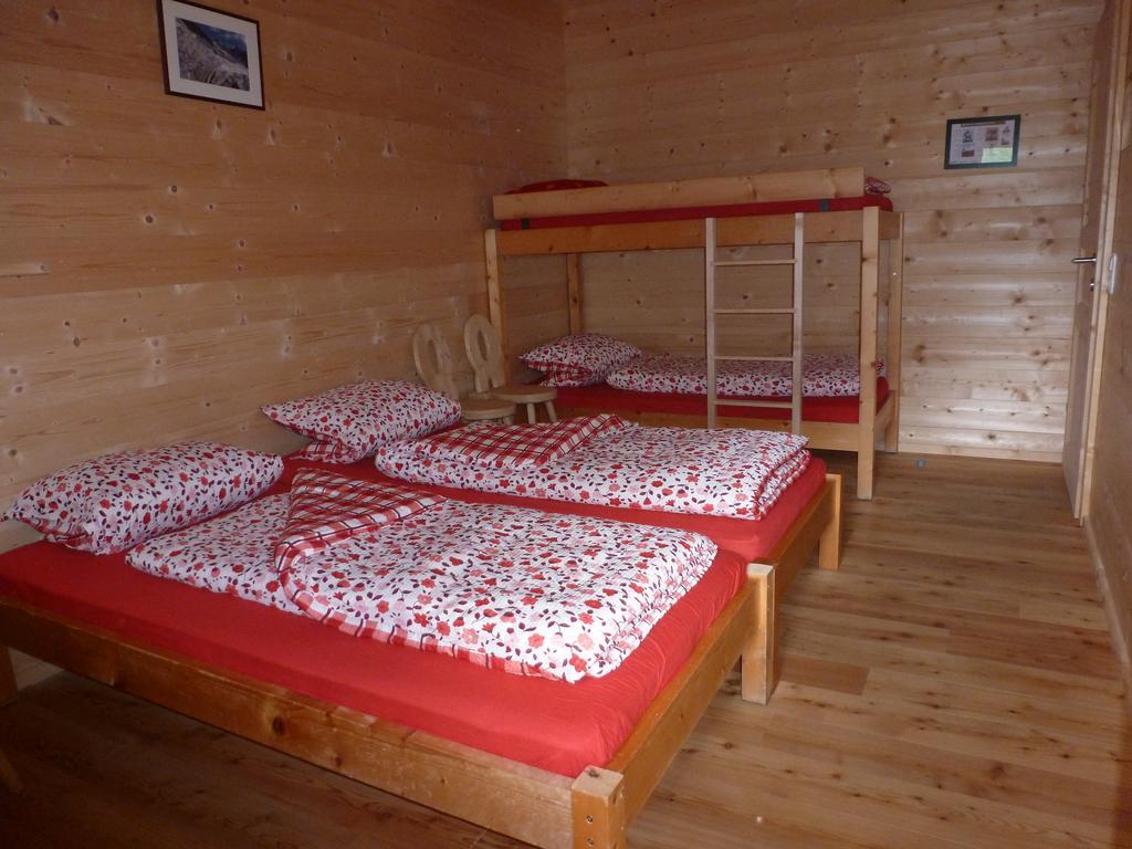 Farm stay Binsalm- Schutzhuette Vomp