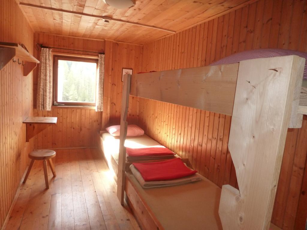 Binsalm- Schutzhuette Farm stay Vomp